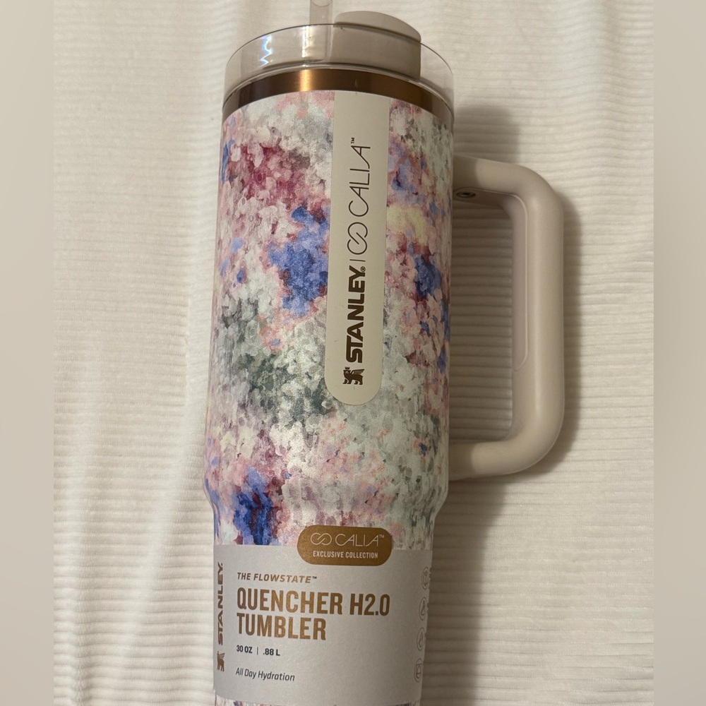 NWT Authentic Stanley x CALIA 30 oz. Quencher H2.0 FlowState Tumbler Olive Eden